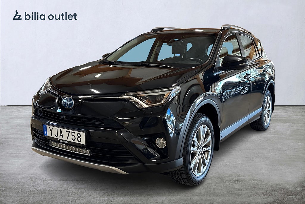 Toyota RAV4 Hybrid AWD Executive / 360-kam / M-Värmare / Dragkrok