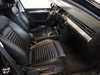 Sedan Volkswagen Passat 10 av 22