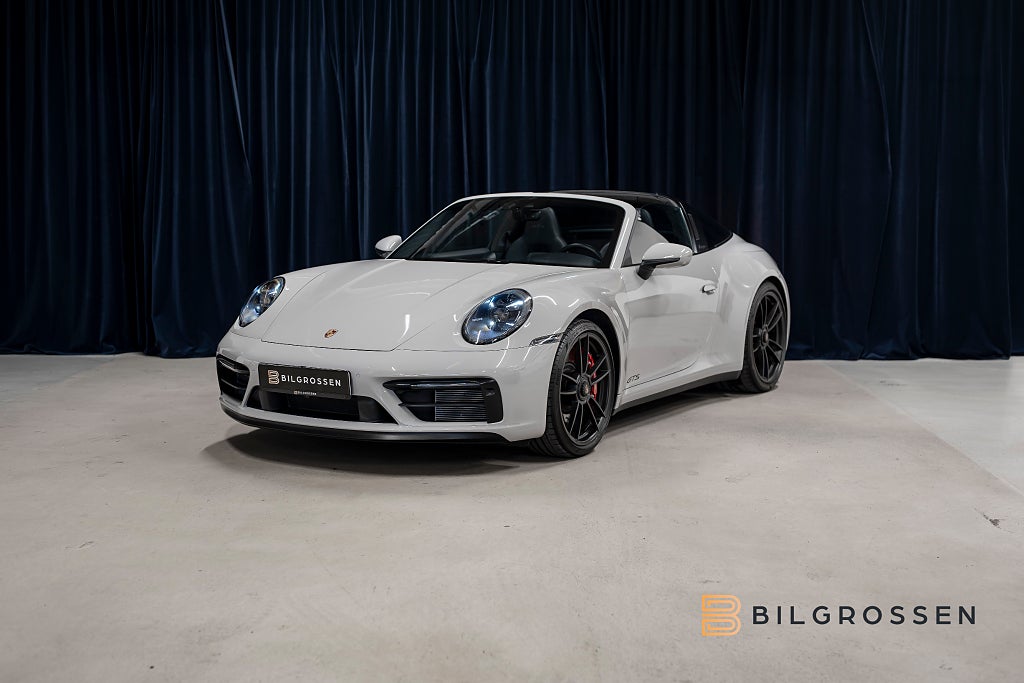 Porsche 911 Targa 4 GTS Lyft Bakaxel Sport Chron Plus Sportavg