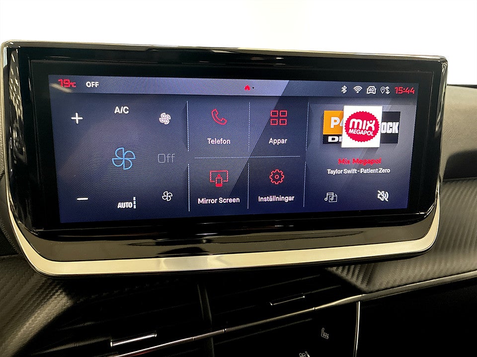 Bild på Peugeot 2008 Allure 1.2 PT 130hk B-KAMERA CARPLAY