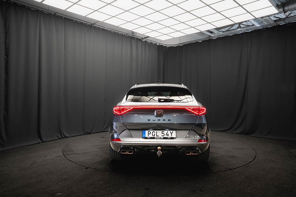 Cupra Formentor e-Hybrid LÄDER DRAG 360° ELSTOL MINNE 1-ÄGARE MOMS