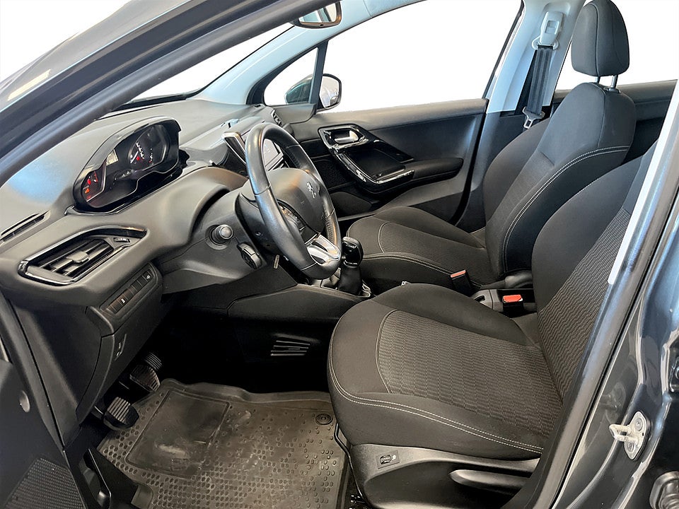 Bild på Peugeot 208 Active 1.2 PT 82hk LÅG SKATT!