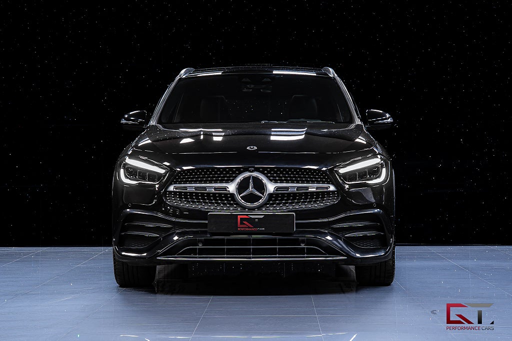Mercedes-Benz GLA 220 d 4MATIC AMG Pano ACC HuD Kolfiberoptik 20" Matrix