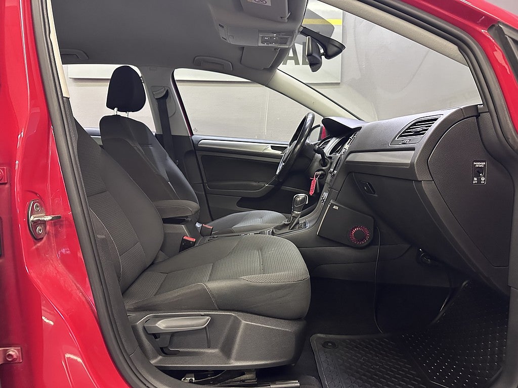 Volkswagen Golf 5-dörrar 1.2 TSI BMT Masters | R-line | Kamera | S+V