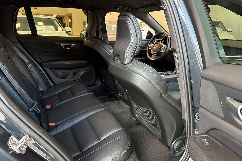 Volvo V60 Cross Country D4 AWD Läder/Kamera/Gps/Harman/Drag/El-Stol(SÅ