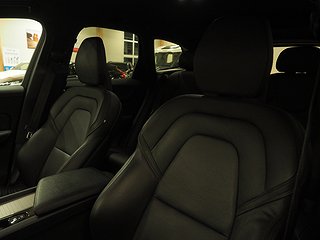 SUV Volvo XC60 14 av 24