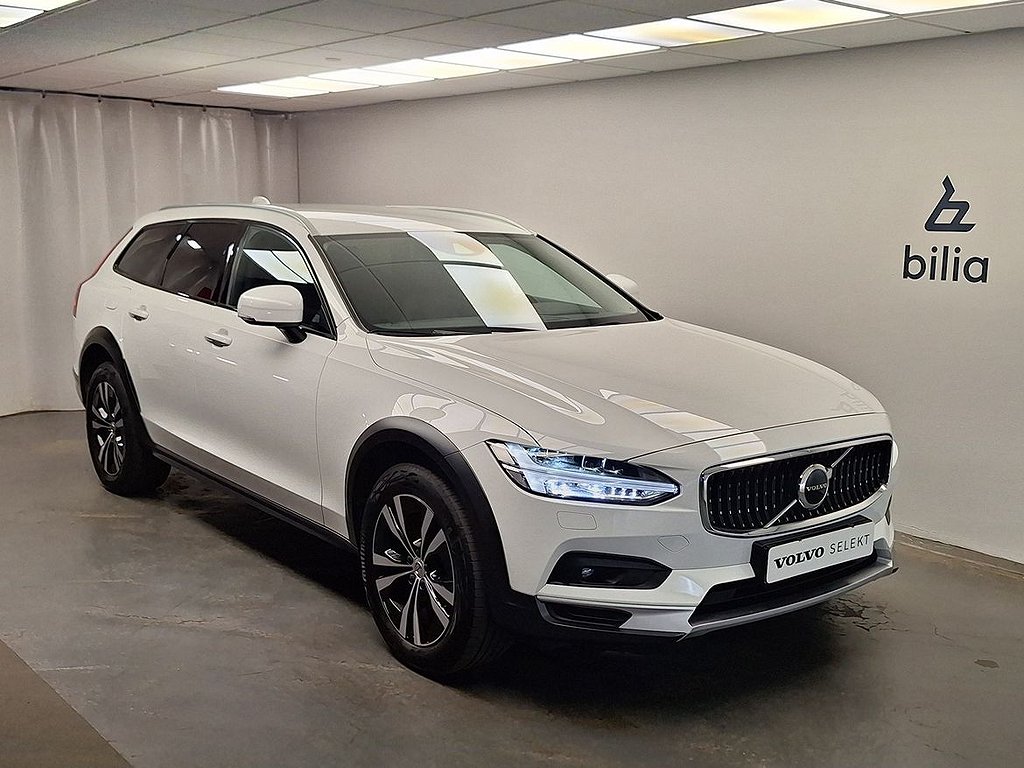 Volvo V90 Cross Country B4 AWD Diesel Adv Edt/ Aktiv Chassi Luftfjädring/ Parkeringskame