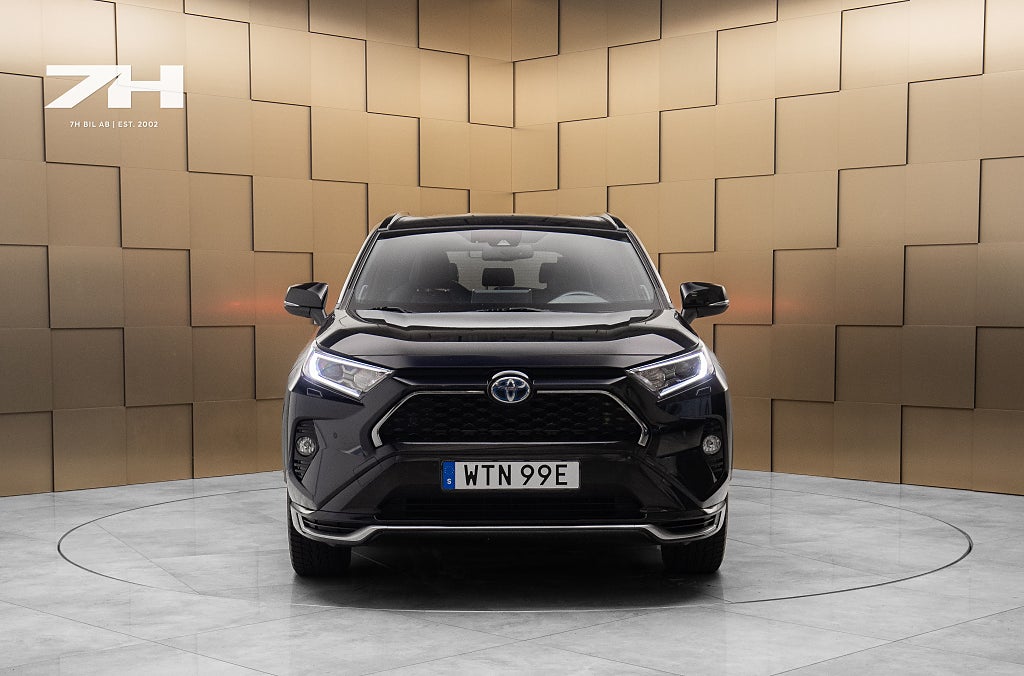Toyota RAV4 Plug-in Hybrid X-Edition / JBL / Backkamera / Drag