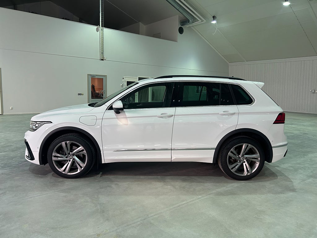Volkswagen Tiguan eHybrid 1.4 TSI ACT OPF R-Line - Cockpit - Dragkrok