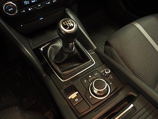 Halvkombi Mazda 3 19 av 19