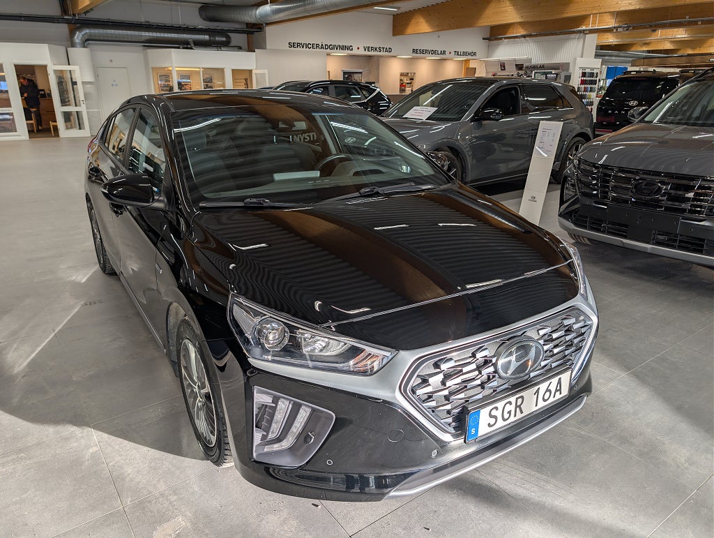 Hyundai IONIQ Plug-in 1.6 + 8.9kWh DCT Trend M-värm/kamera/SoV thumbnail