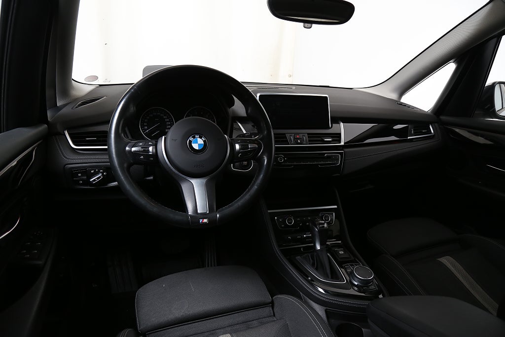 BMW 225xe Active Tourer Sport line 224hk Aut AWD HuD Navi Pano 2017