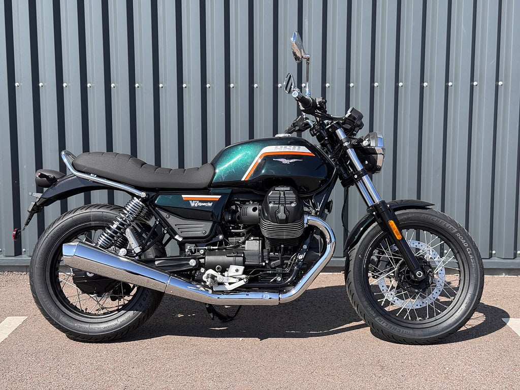 Moto Guzzi V7 Special Nero Smeraldo 