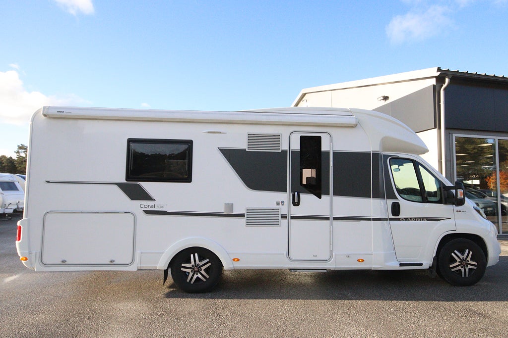 Adria Coral Plus 670 SLT. Fiat 6D 2,3 44 H (160 Hk)