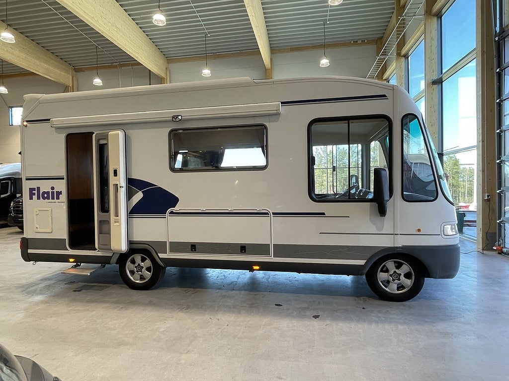 Niesmann Flair 6100 / B-körkort / ALDE / Taksäng