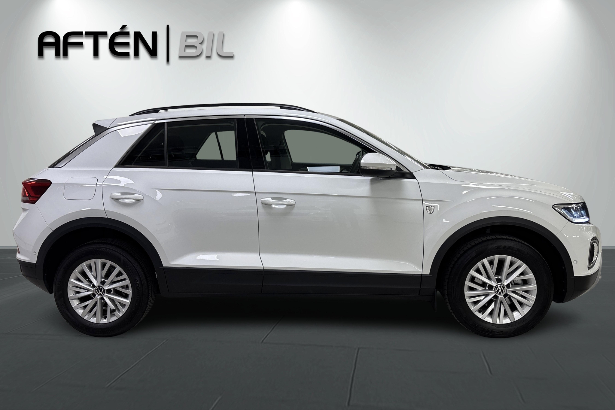 Volkswagen T-Roc 1.0 TSI 2023, bild 6/10