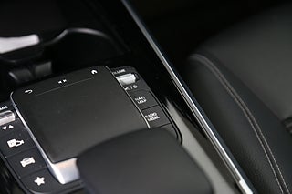 SUV Mercedes-Benz GLB 25 av 30