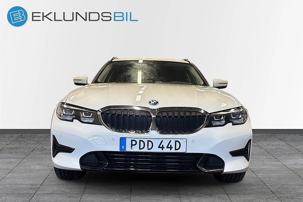 BMW 330e 2022