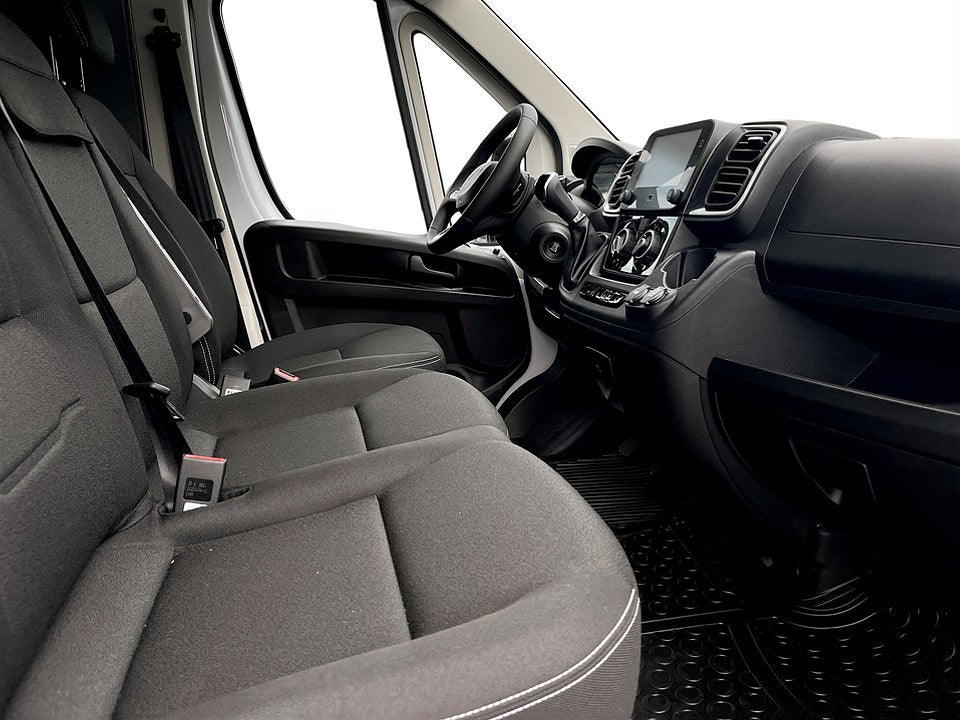 Bild på Peugeot Boxer 140hk Aut L3H2 - DEMO