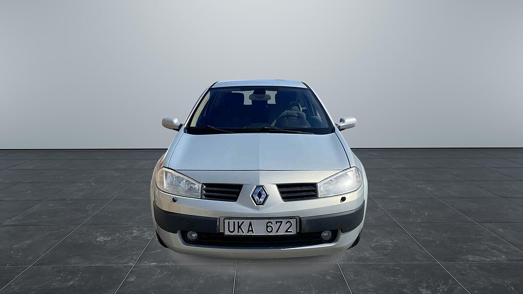 Renault Mégane 3-dörrar 1.6 / Nybesiktad, Nyservad 