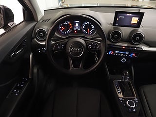 Kombi Audi Q2 15 av 22