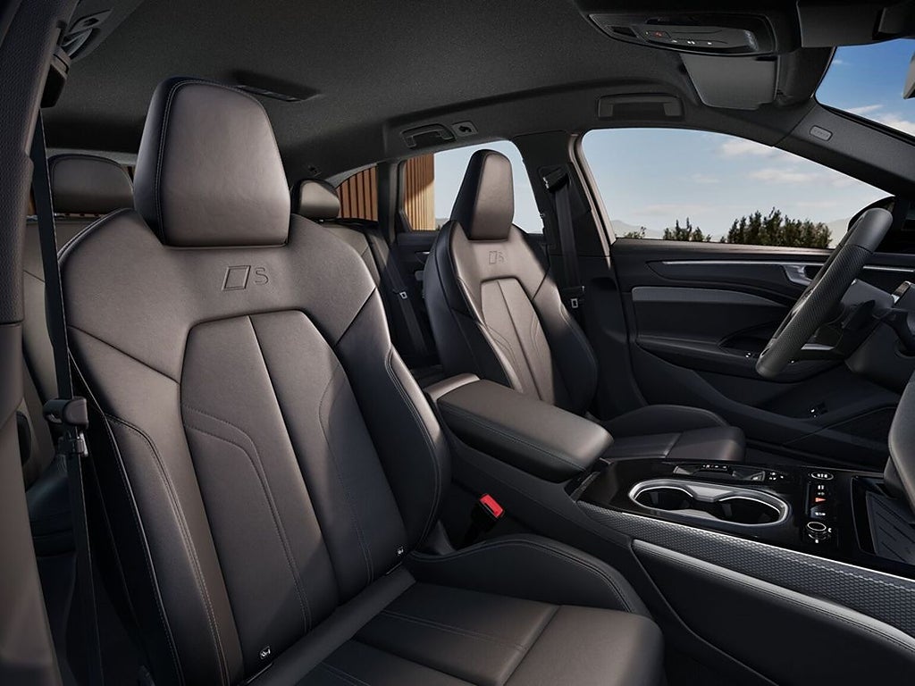 Audi A6 Avant e-hybrid quattro 299HK Tech-plus *Lagerbil*