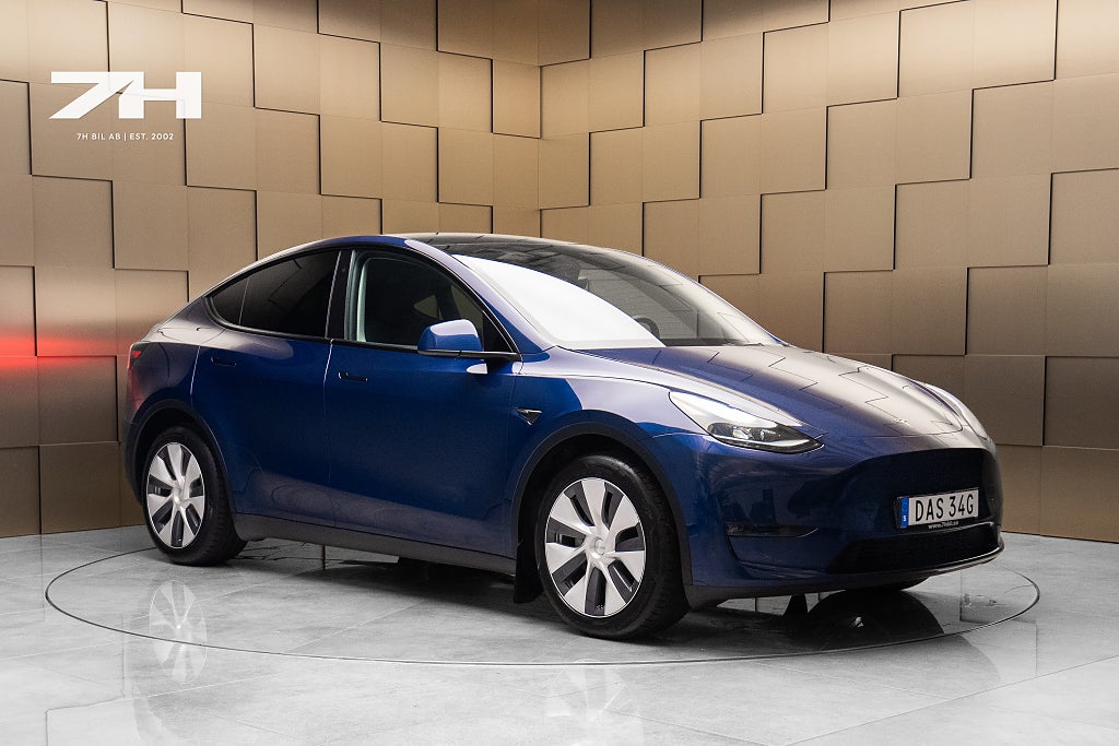 Tesla Model Y Long Range AWD Long Range  360° Pano / Autopilot / Moms