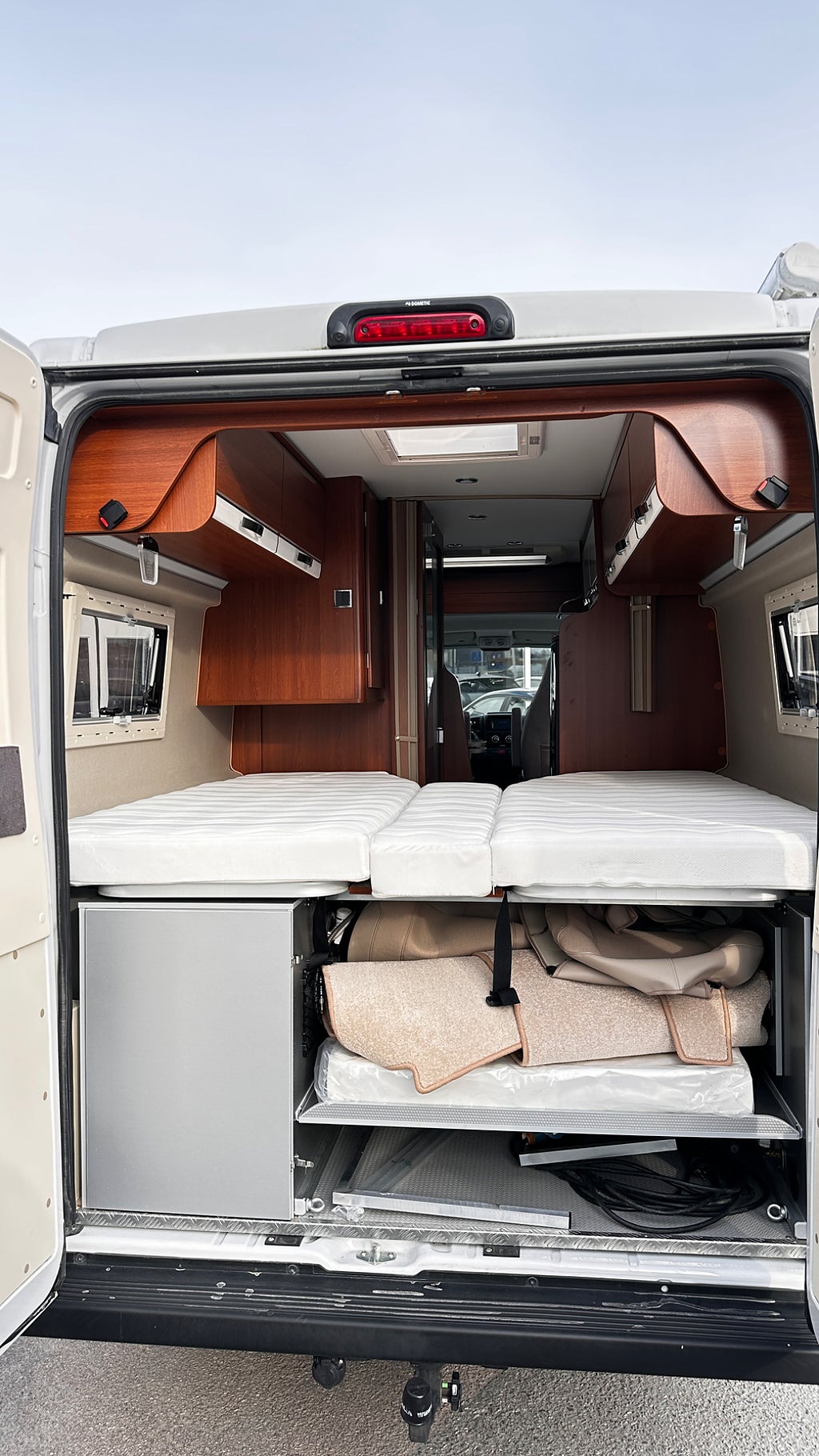 Rapido V68 1 Ägare, Långbädd, Dragkrok thumbnail