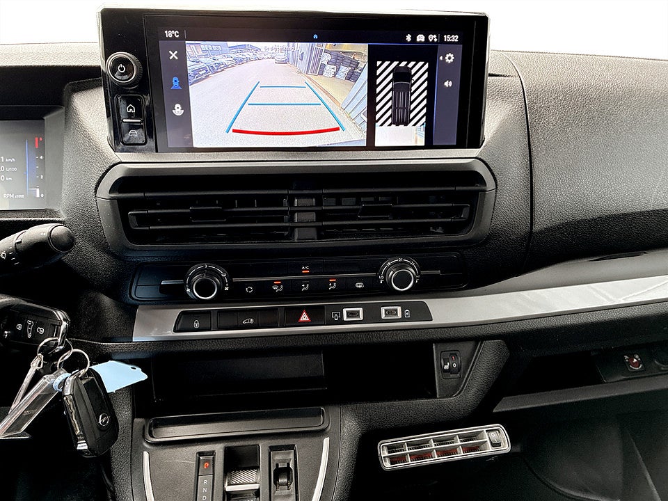 Bild på Opel Vivaro Business 2.0 BHDi 145hk Aut L3 B-KAMERA WEBASTO