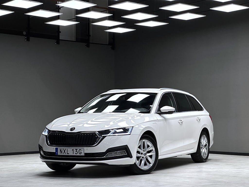 Skoda Octavia iV Plug-in Style/Värmare/Drag/ KAMPANJ - 3,99%