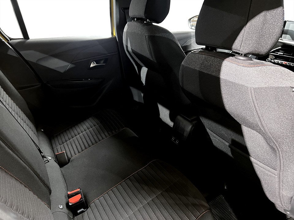 Bild på Peugeot E-208 Active 50kWh 136hk Aut - CARPLAY, P-SENSOR BAK