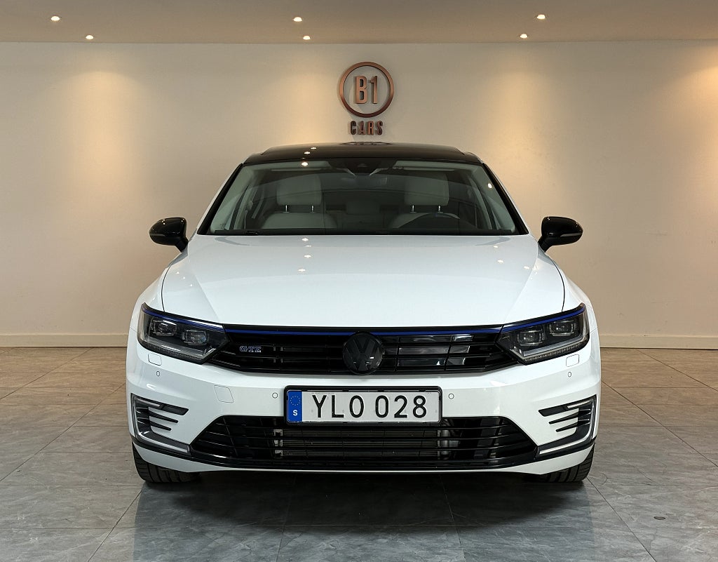 Volkswagen Passat GTE 1.4 TSI ACT GTE PANO VÄRMARE COCKPIT DRAG MASSAGE