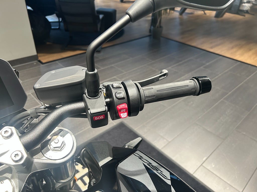 BMW F900R /Service Inclusive/Dynamic/Motorspoiler/149 mil