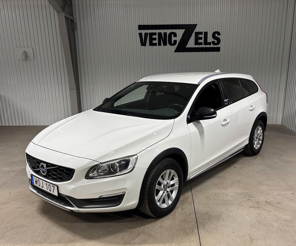 Volvo V60 Cross Country D4 AWD Automat Momentum VOC Värmare Fin
