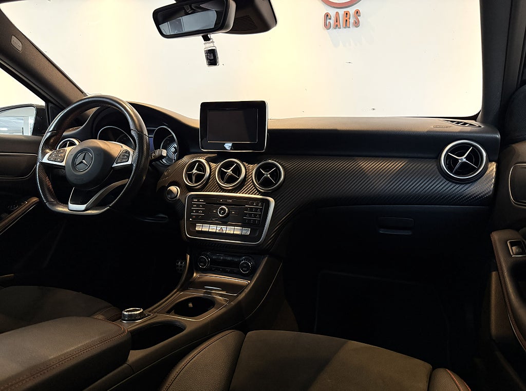Mercedes-Benz A 200 d 7G-DCT AMG Line PANORAMA NIGHT PACK B-KAM