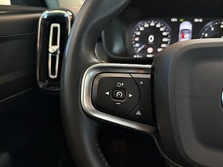 Volvo XC40 T2 Geartronic Momentum VOC/S&V-Hjul/Drag/Psens/Pvärm – bild 17