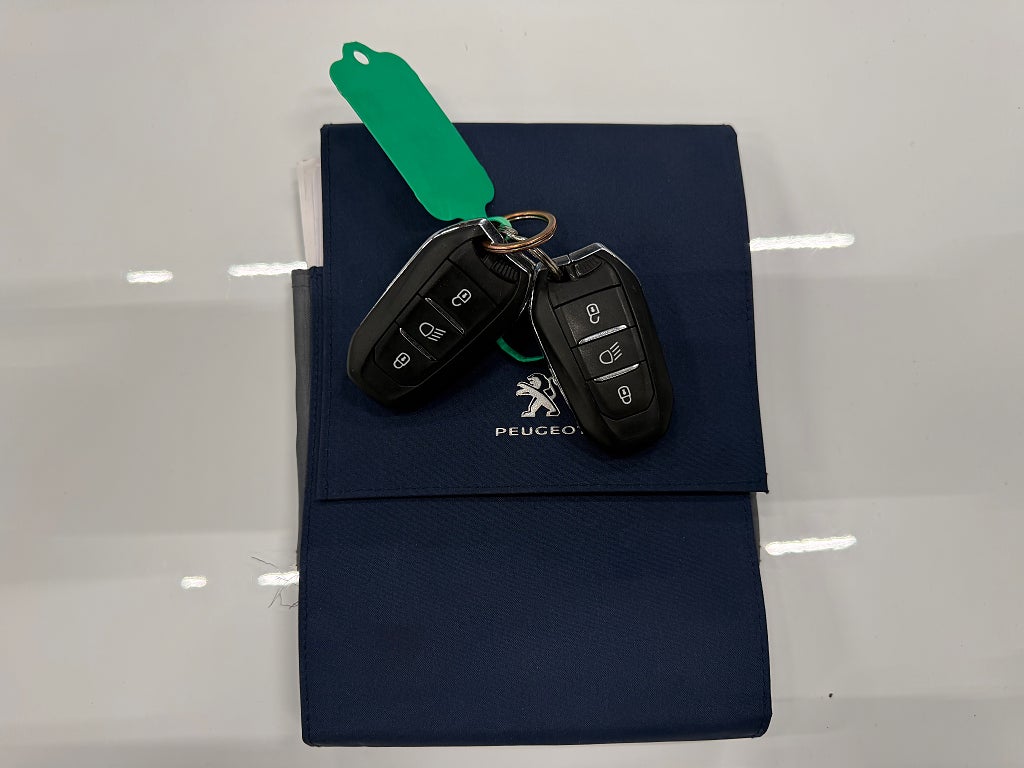 Peugeot 2008 1.2 PureTech 155 EAT GT Vinterhjul Hemleverans - miniatyr 25