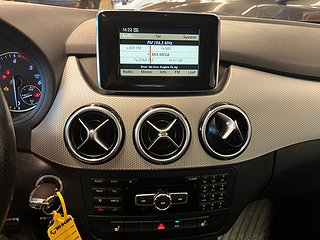 Mercedes-Benz B 180 CDI Sport Pano/SoV-däck/Mvärm/Nybesiktad