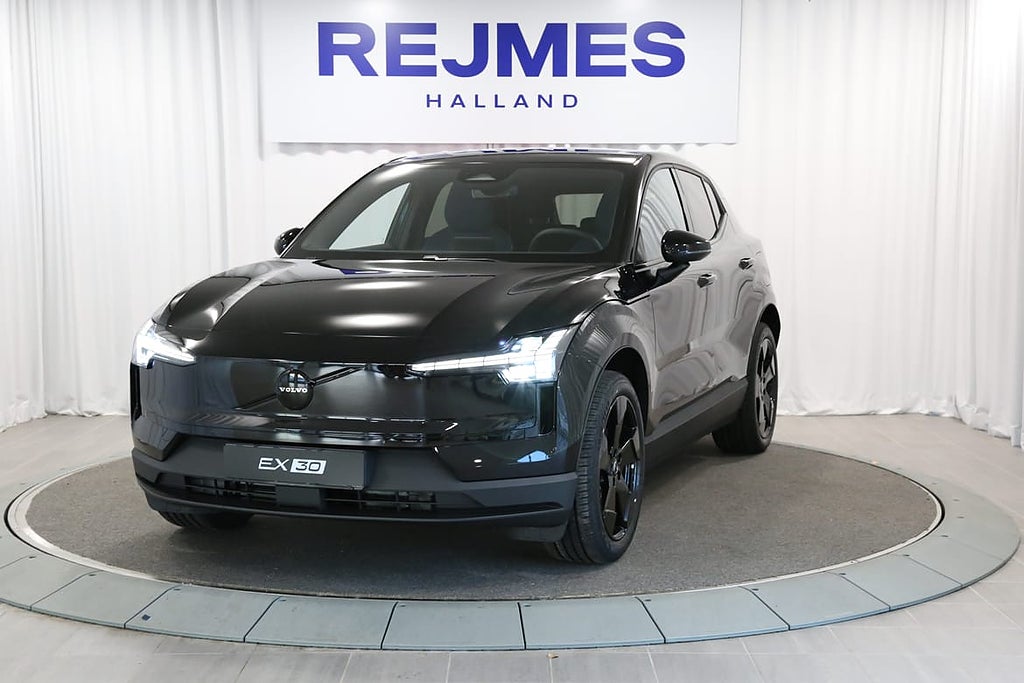Volvo EX30 Single Motor Extended Range SM Ext Plus Black Edt