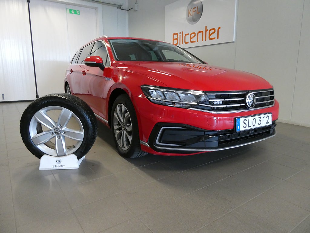 Volkswagen Passat GTE 1.4 TSI Aut-Kamera-Navi-Värm-Pano*Nyservad*-SoV