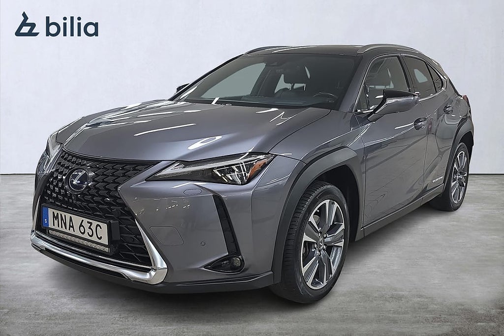 Lexus UX 300e Luxury Line/ 360 kamera/ head-up/ döda vinkel varn...