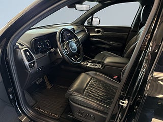 <span style="color: #D81132 !important; display: inline;">Såld idag!</span> Kia Sorento PHEV Advance Plus 7-sits S&V-hjul/Drag/Skinn/HuD/BOSE – bild 7