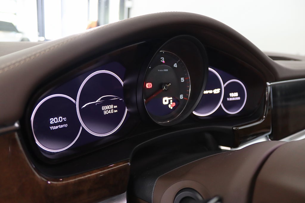 Porsche Panamera 4S PDK PASM B-kamera Pano Navi 422hk En Brukare
