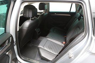 Kombi Volkswagen Passat 22 av 25