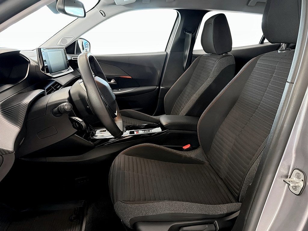 Bild på Peugeot E-2008 Active 136hk Aut - CARPLAY, P-SENSORER