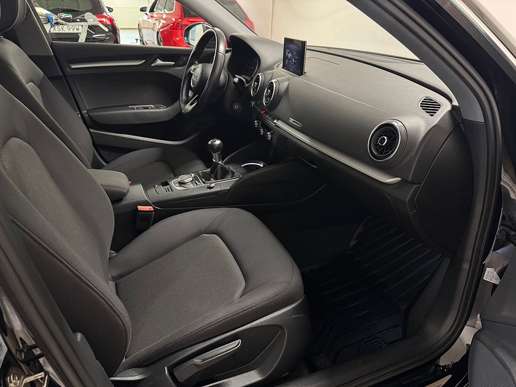 Audi A3 2019 - miniatyr 8