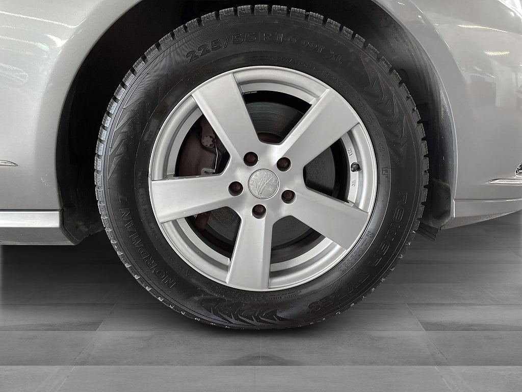 Mercedes-Benz E 2010 - miniatyr 17