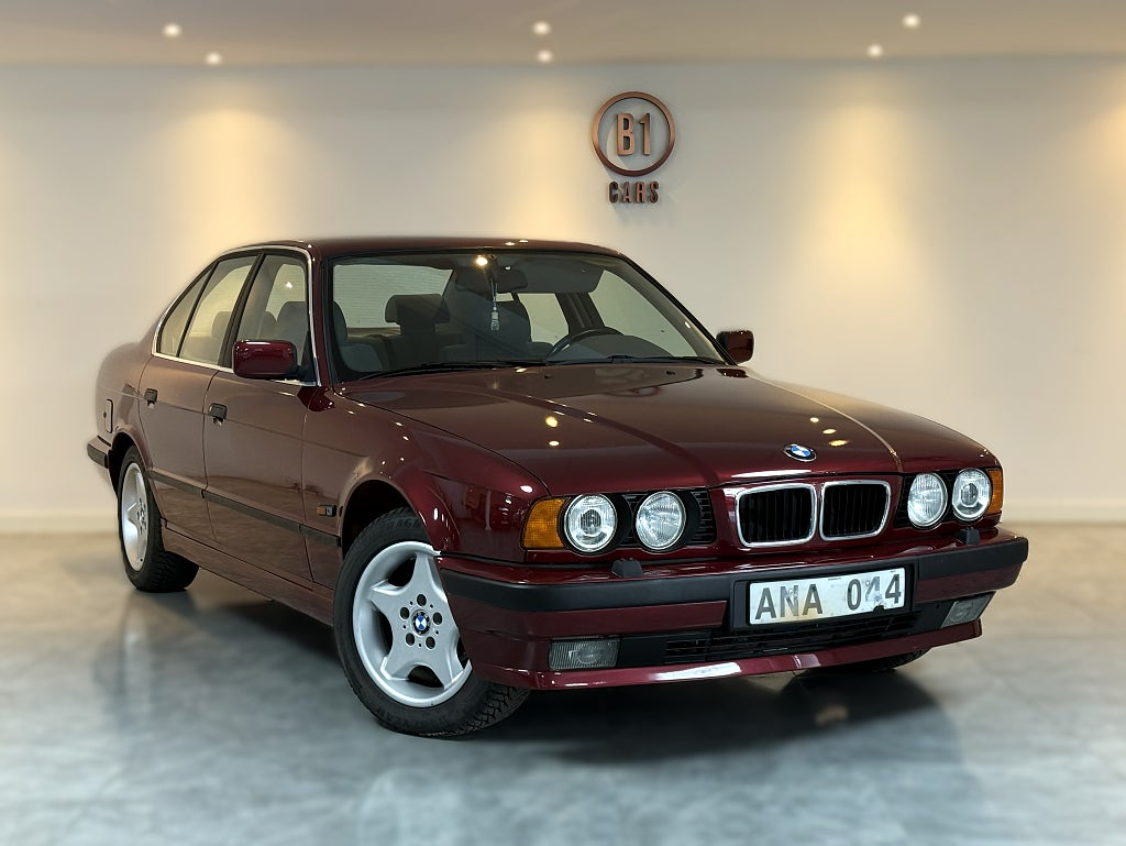 BMW 518 i Sedan 115HK 5-VÄXLAD BESIKTIGAD LÅGMIL 