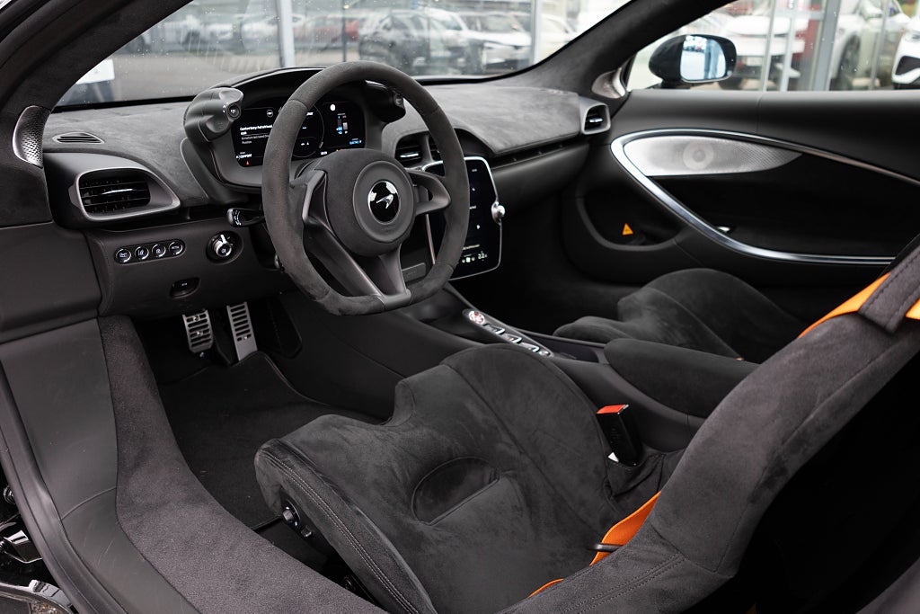 McLaren Artura / 320 mil / Technology Pack / Svensksåld 1 brukare /