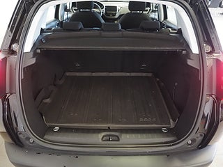 Halvkombi Peugeot 2008 23 av 24